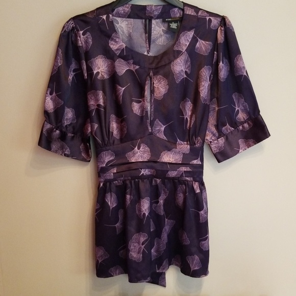 BCBGMaxAzria Tops - BCBGMAXAZRIA purple print peplum top